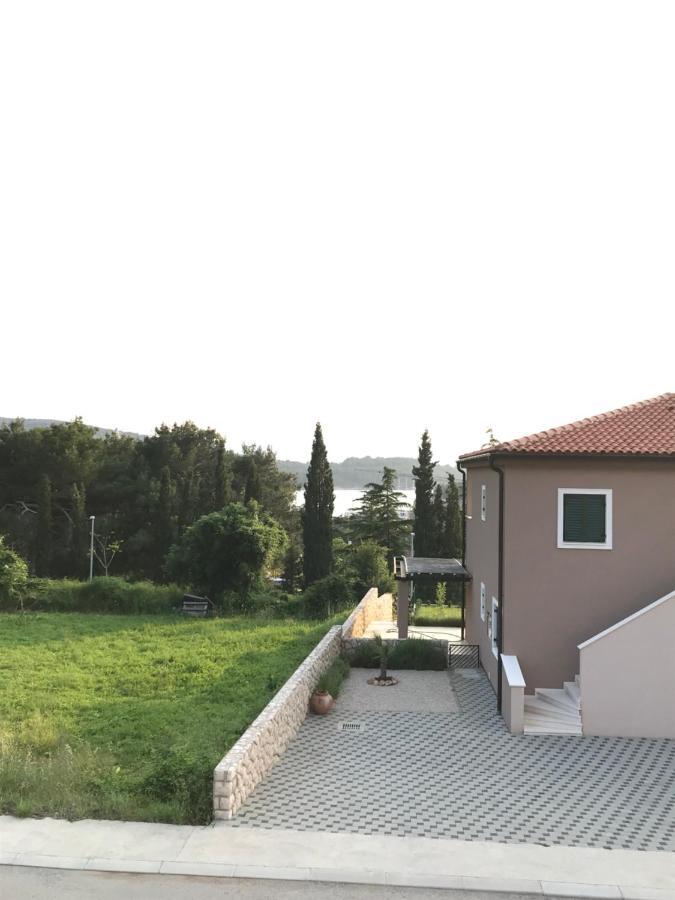 Apartmani Matea Црес Экстерьер фото